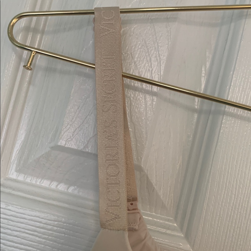 Victoria’s Secret T-Shirt Push-up Full Coverage Nude Color Bra Size 36D - Picture 2 of 4